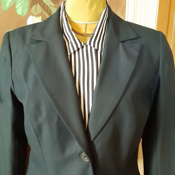 DRESSBARN Navy Button Closure Blazer - Picture 2 of 9